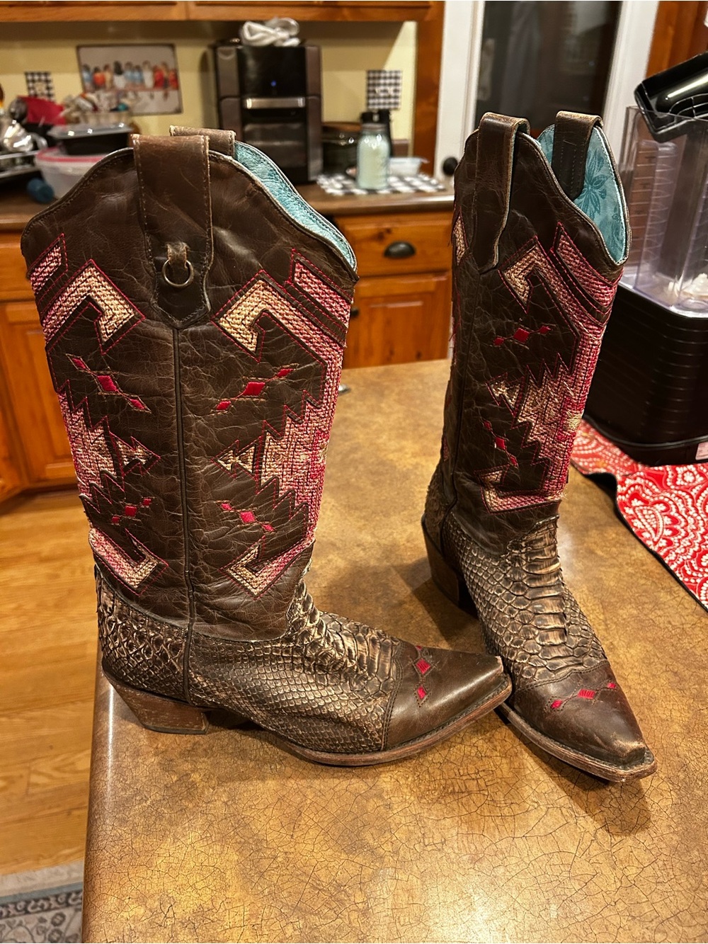 Corral Women’s  Western Cowboy Boots with Pink Embroidery, Snake Skin 8.5